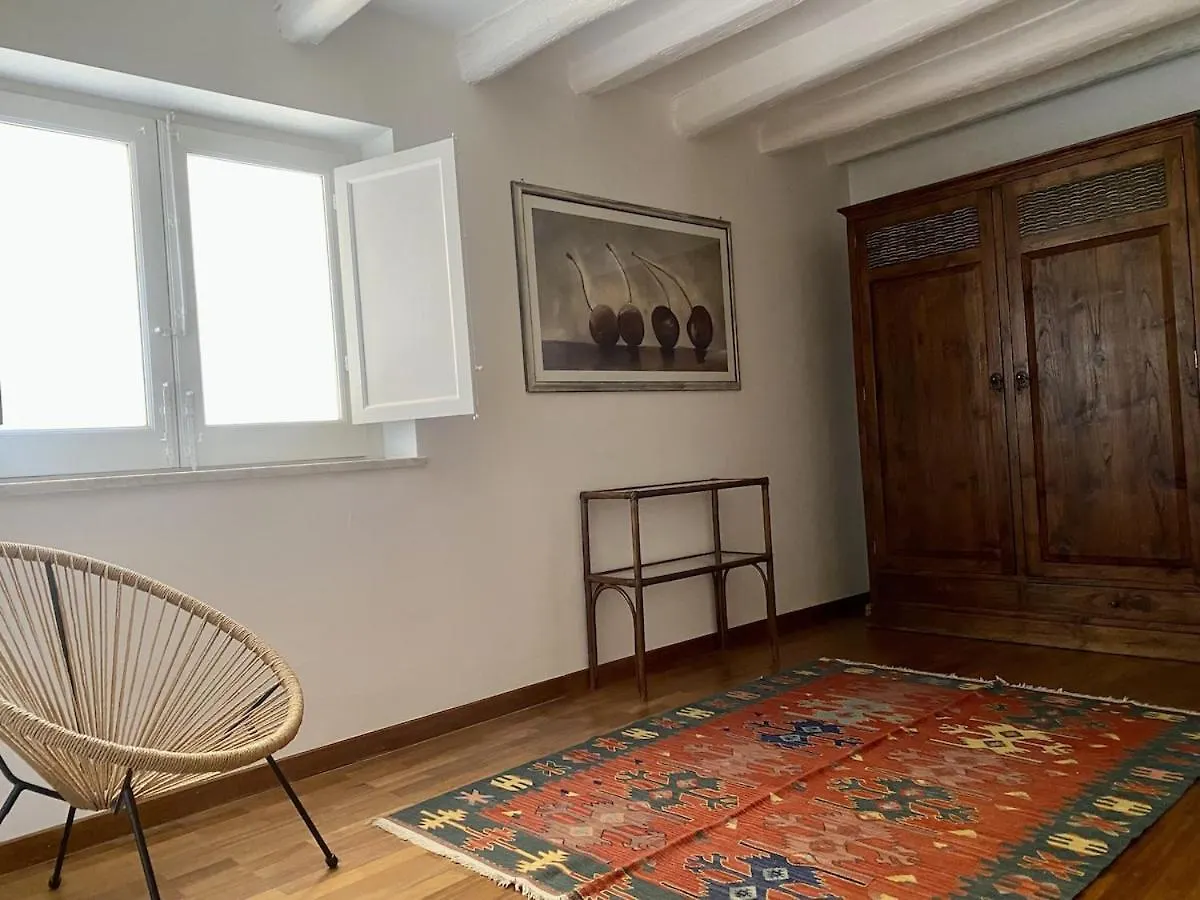 The House Of Paintings La Casa Dei Quadri Villa Palermo 0*,  Italy